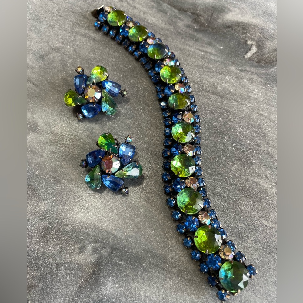 Vintage Kramer New York Blue Green Crystal Bracelet Earrings Set - Picture 8 of 12
